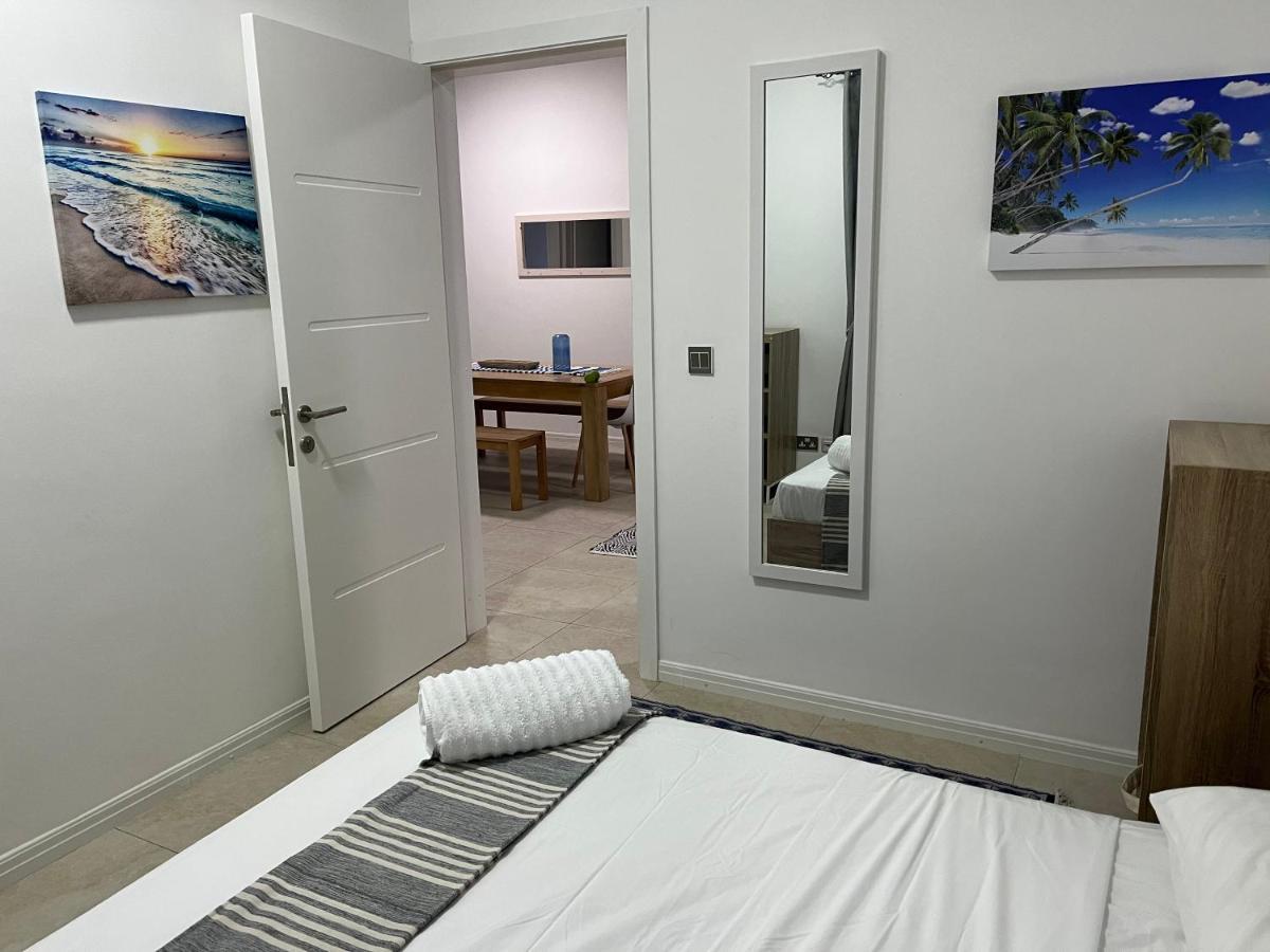 Coastal View Apartments 그란데 바이예 외부 사진